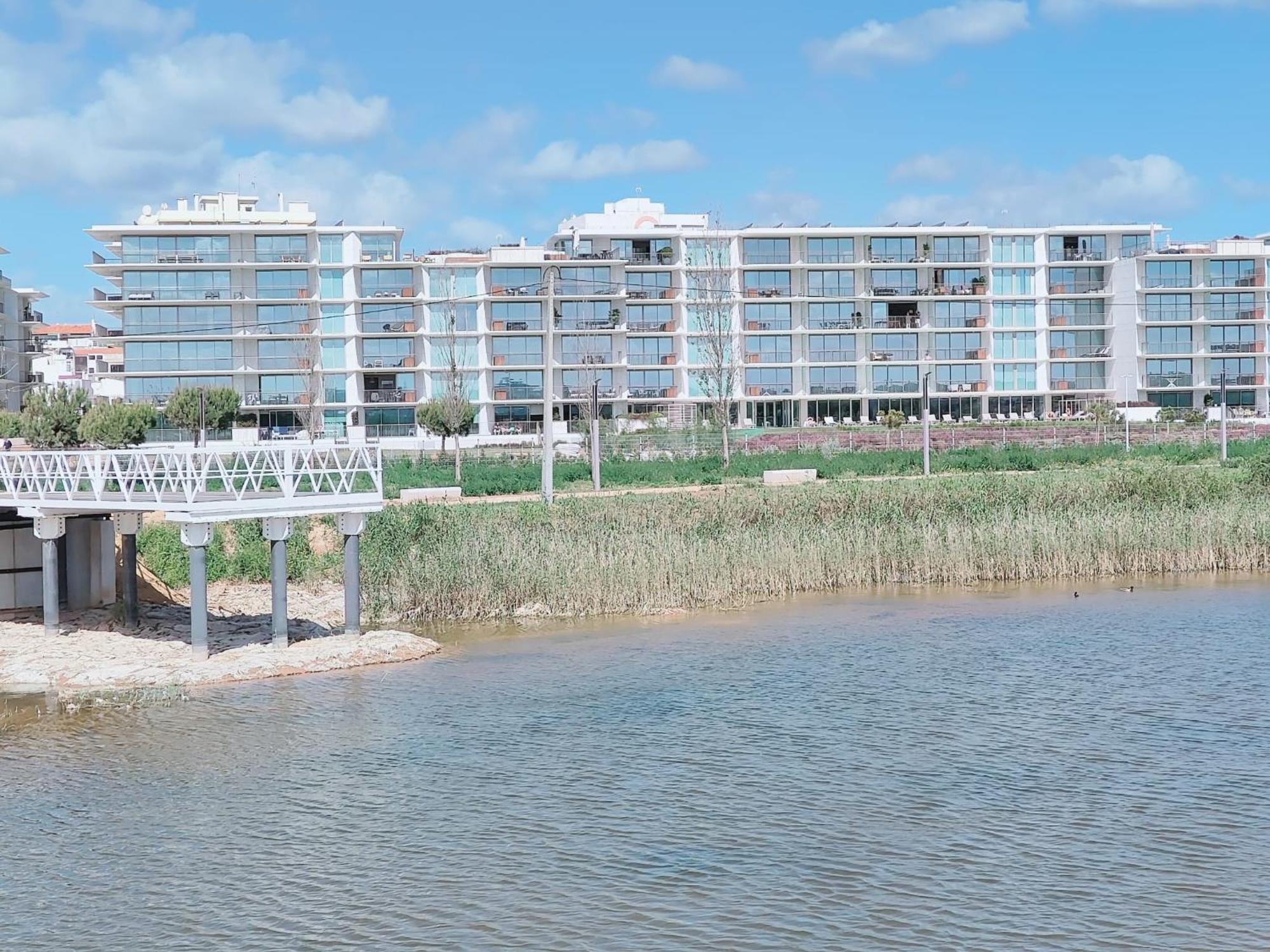 Bayline- Beachfront And Pool アルマカオ・デ・ペラ エクステリア 写真